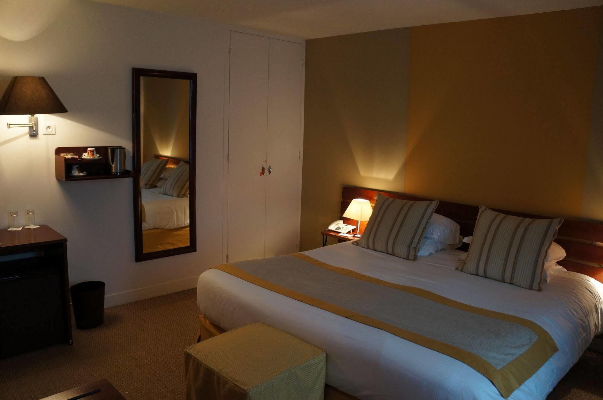 Logis Hotel - La Petite Rade Hawr Zewnętrze zdjęcie